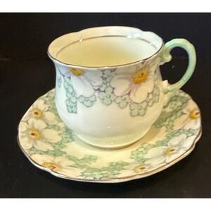 Paragon HM Queen Mary Pastel Mint Green Floral Daisy Tea Cup Teacup Saucer April